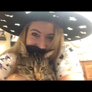 Meet your Posher, Melissa